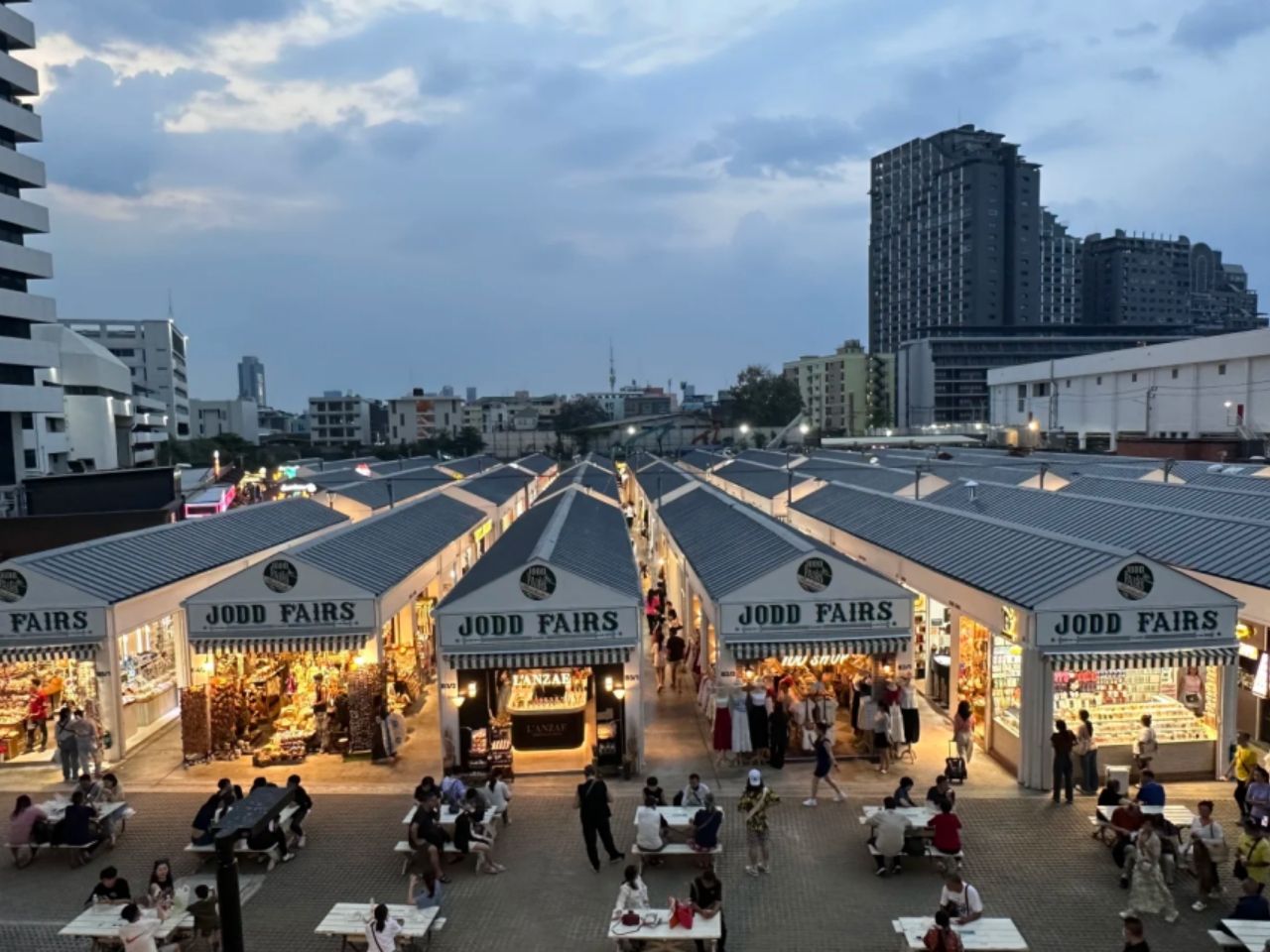 Jodd Fairs Night Market