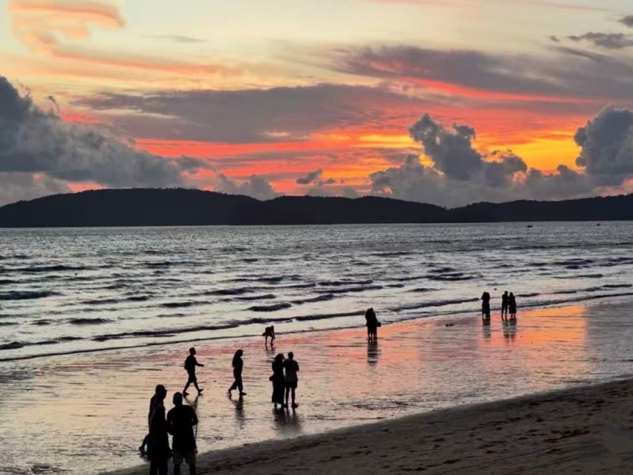 Ao Nang Beach Sunset Bars