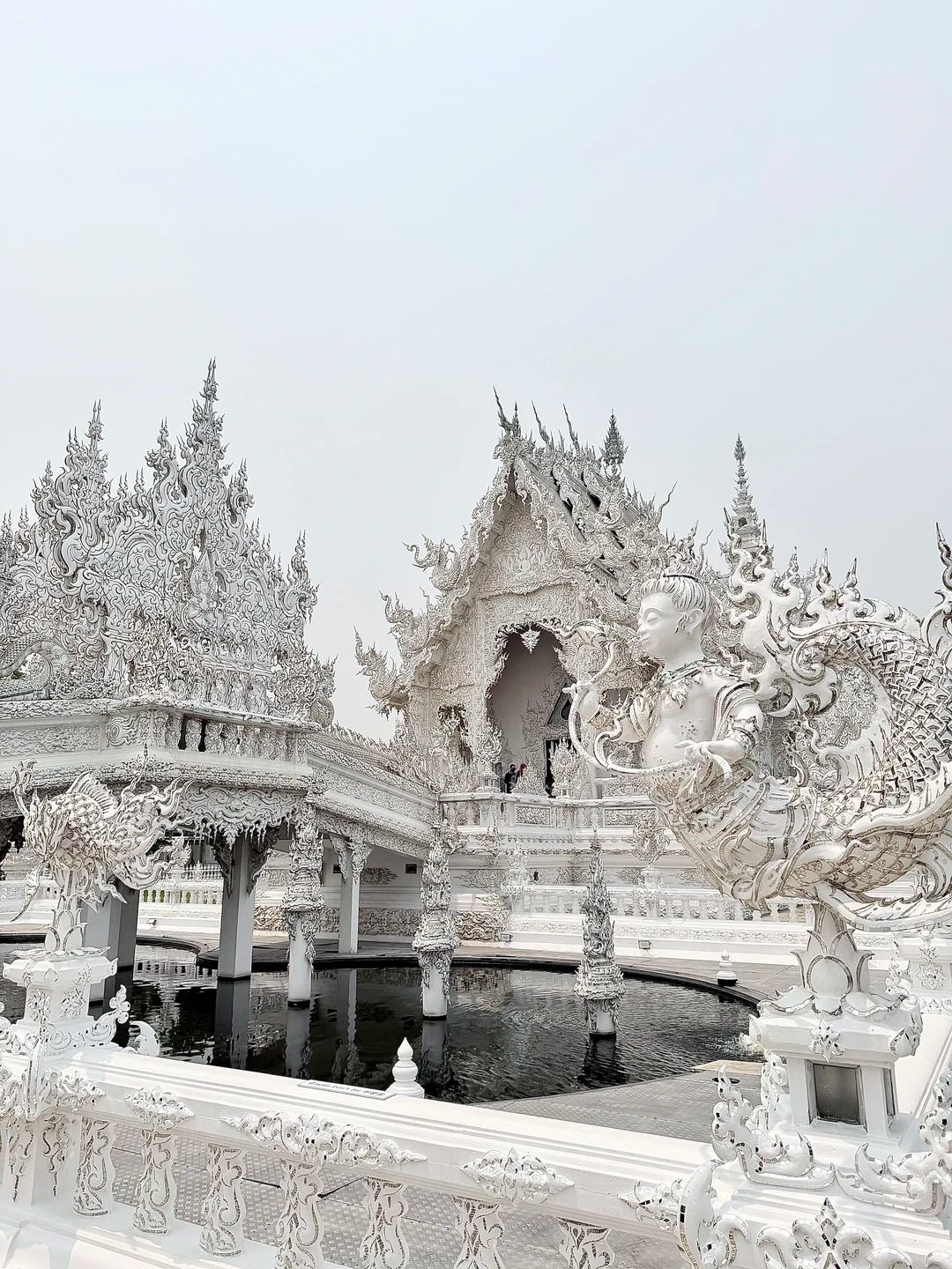 Wat Rong Khun temple 1
